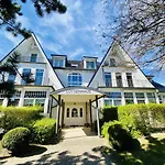 Lotsenhaus/Ostseewelle